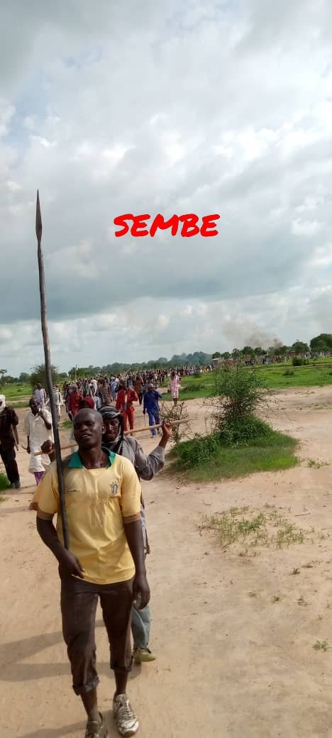 Violent clashes between the Arab Choas and Musgum ethnic groups persist in LogoneetChari. According to local sources, the Kousseri market was closed today to calm the situation. The military are everywhere